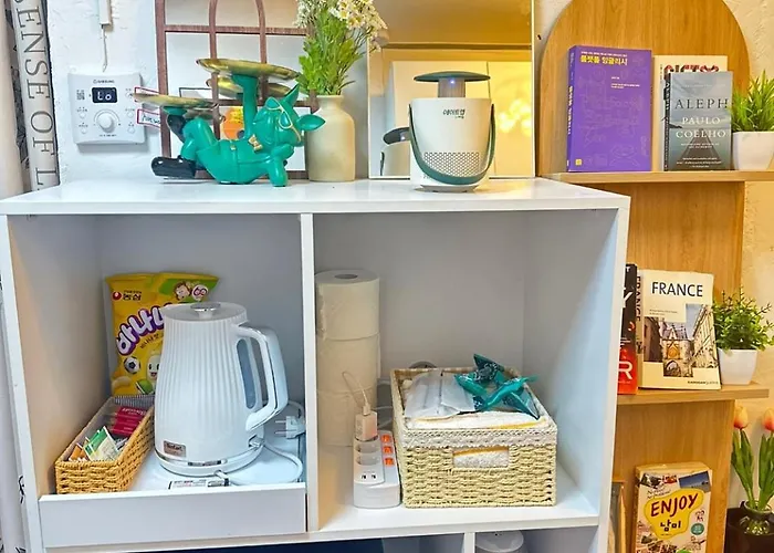Chillpop I Hongdae Sinchon I 1f I 4ppl I Private 2br, 3 Bed 아파트 *