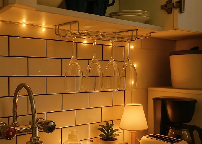 아파트 Chillpop I Hongdae Sinchon I 1f I 4ppl I Private 2br, 3 Bed