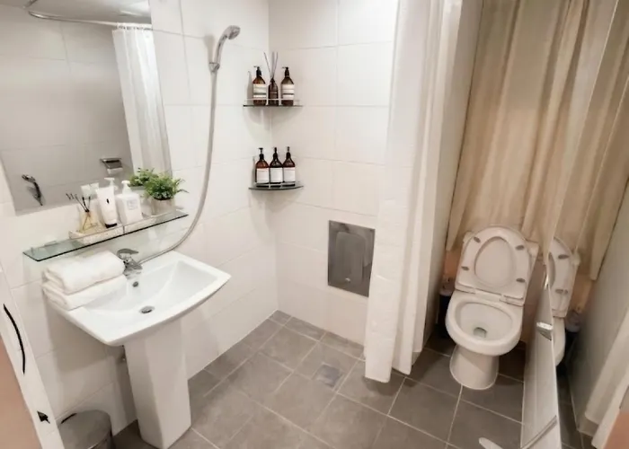 Chillpop I Hongdae Sinchon I 1f I 4ppl I Private 2br, 3 Bed * 서울특별시