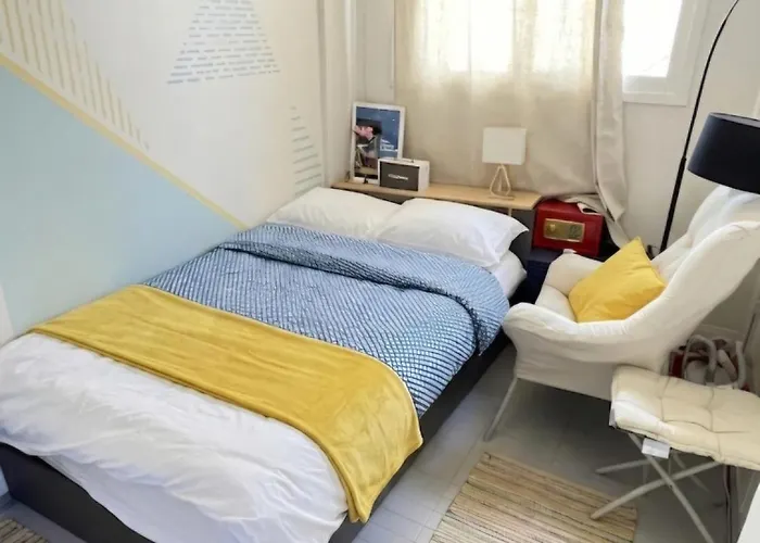 아파트 Chillpop I Hongdae Sinchon I 1f I 4ppl I Private 2br, 3 Bed *