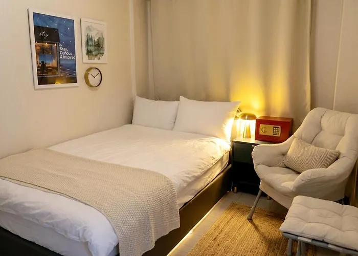 아파트 Chillpop I Hongdae Sinchon I 1f I 4ppl I Private 2br, 3 Bed