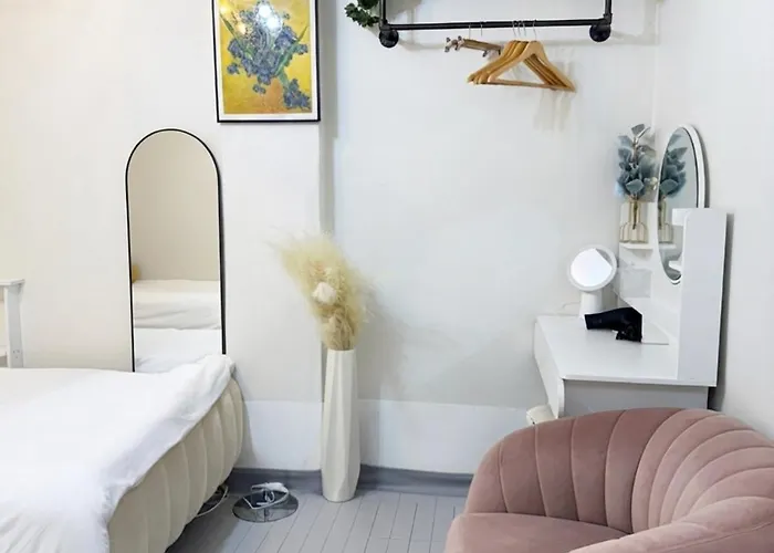 Appartement Chillpop I Hongdae Sinchon I 1f I 4ppl I Private 2br, 3 Bed Seoel